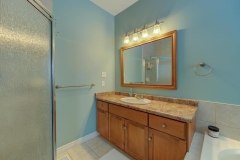 18-Cardinal-Ln-Brant-ON-N3L-large-018-037-Bathroom-1500x999-72dpi